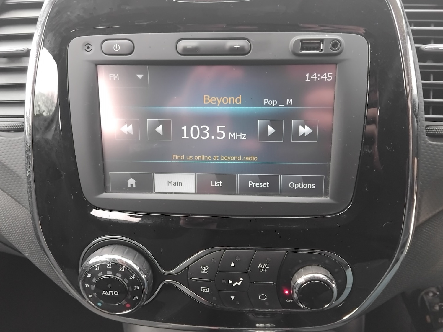 Used Renault Captur 2015 for sale - 76436597: Photo 20