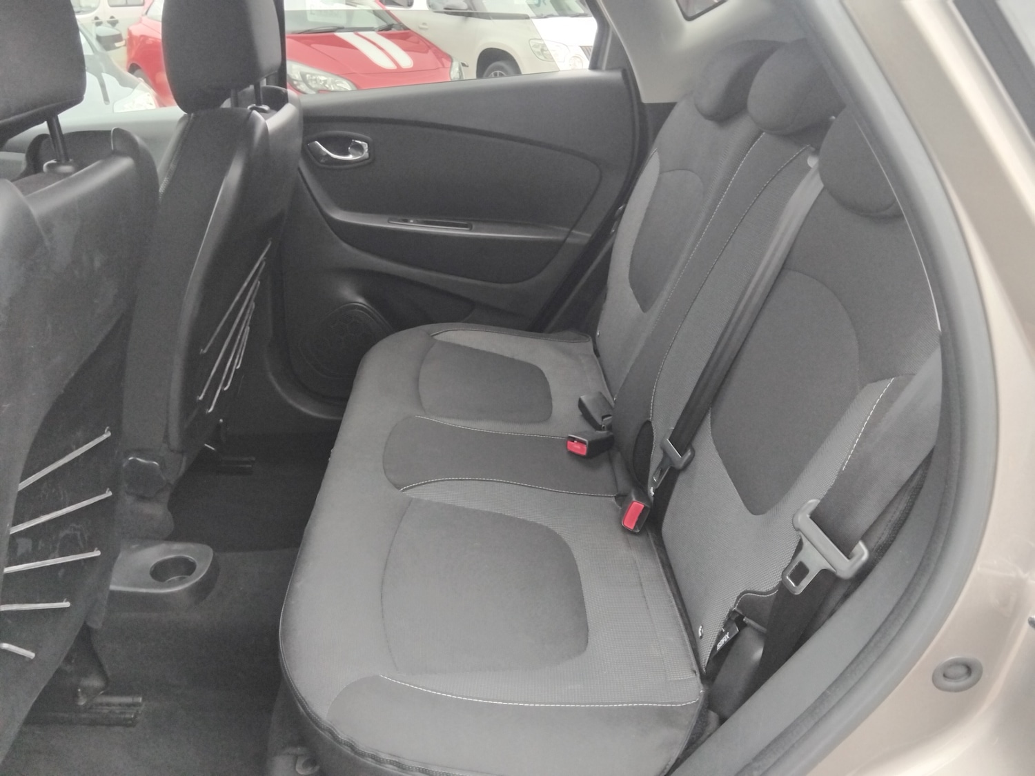 Used Renault Captur 2015 for sale - 76436597: Photo 25