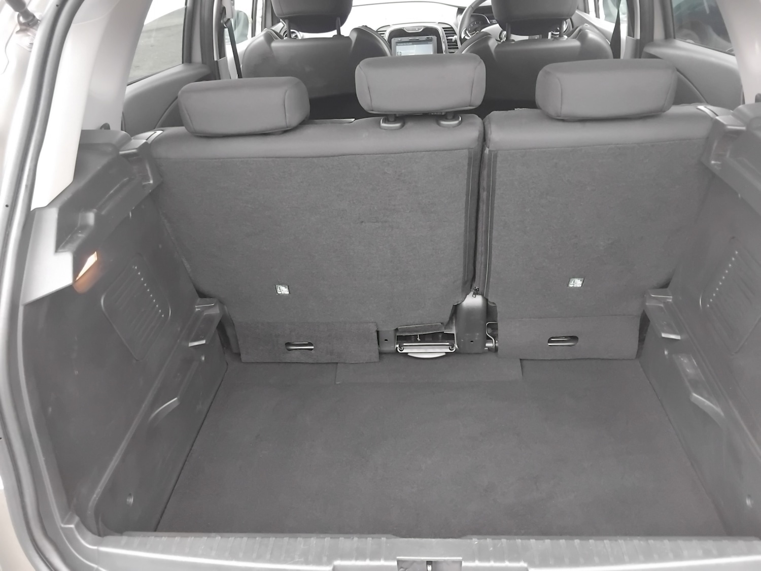 Used Renault Captur 2015 for sale - 76436597: Photo 29