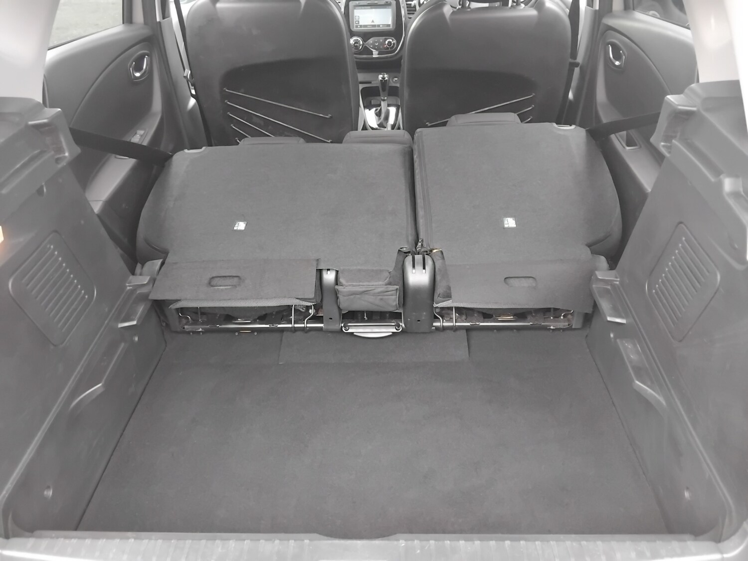 Used Renault Captur 2015 for sale - 76436597: Photo 30