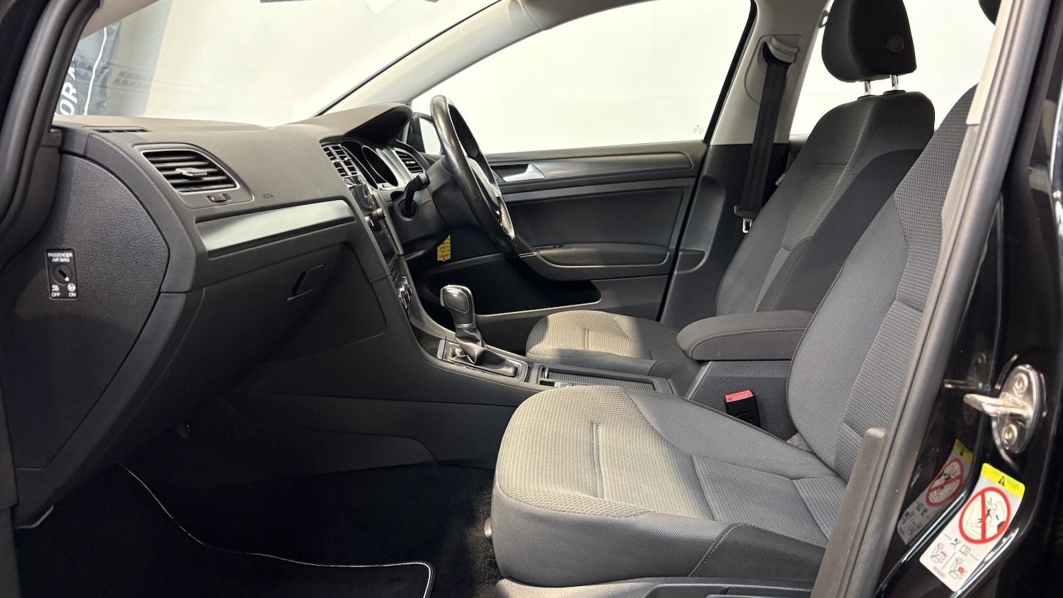 Used Volkswagen Golf 2018 for sale - 76772640: Photo 17