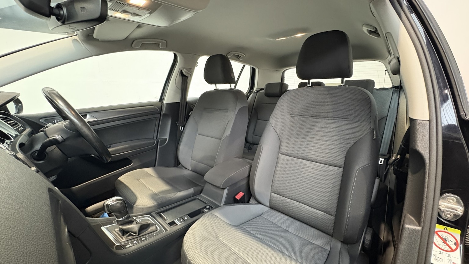 Used Volkswagen Golf 2018 for sale - 76772640: Photo 18