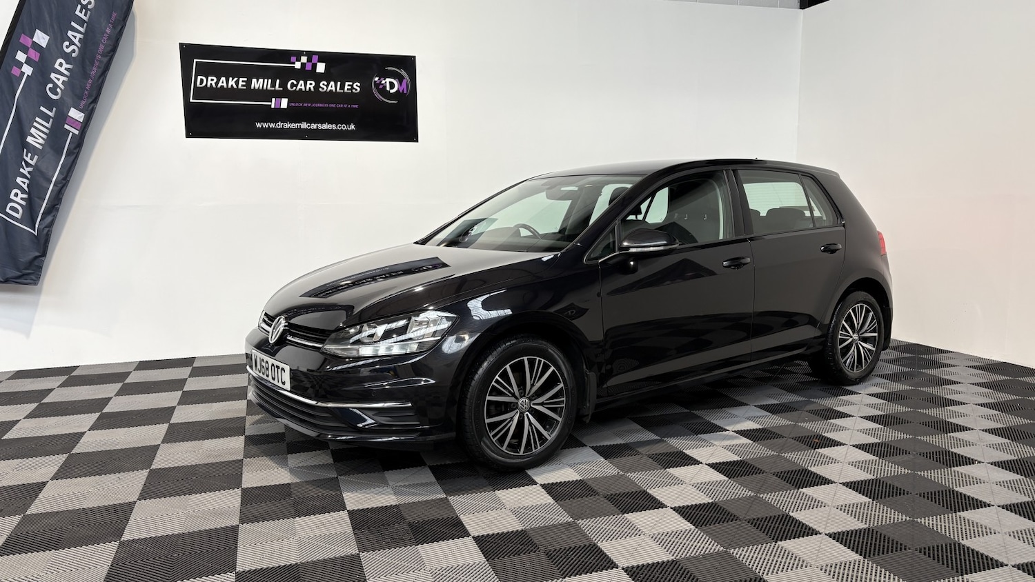 Used Volkswagen Golf 2018 for sale - 76772640: Photo 2