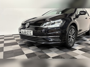 Used Volkswagen Golf 2018 for sale - 76772640: Photo