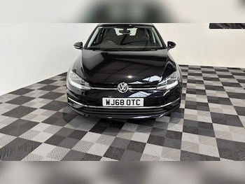 Used Volkswagen Golf 2018 for sale - 76772640: Photo