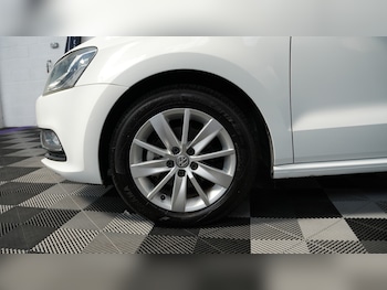 Used Volkswagen Polo 2015 for sale - 79211474: Photo