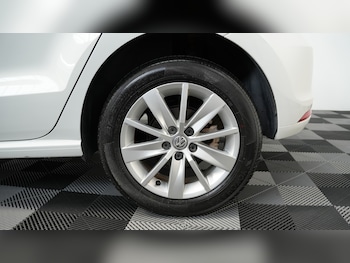 Used Volkswagen Polo 2015 for sale - 79211474: Photo