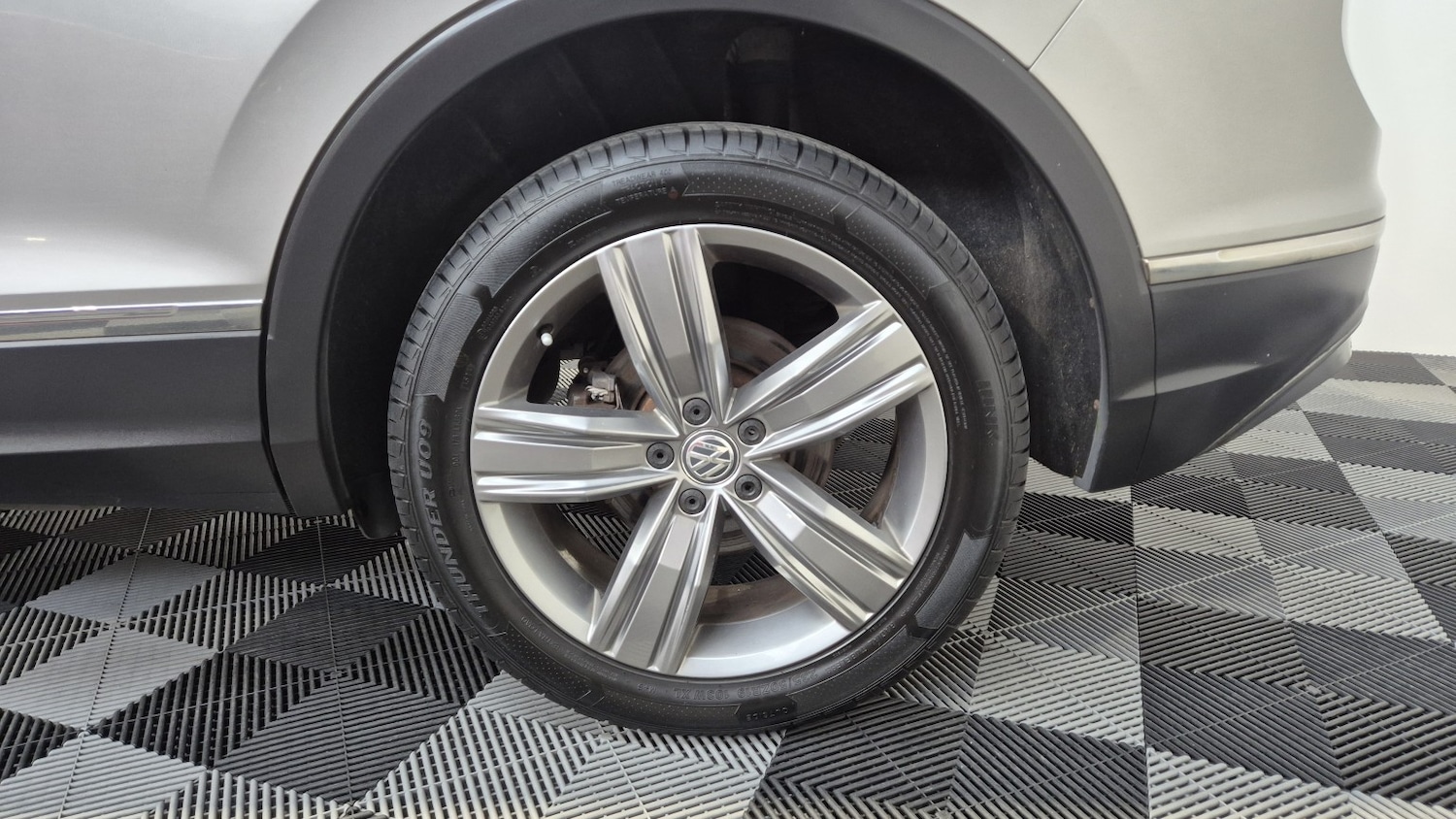 Used Volkswagen Tiguan 2017 for sale - 77735680: Photo 24