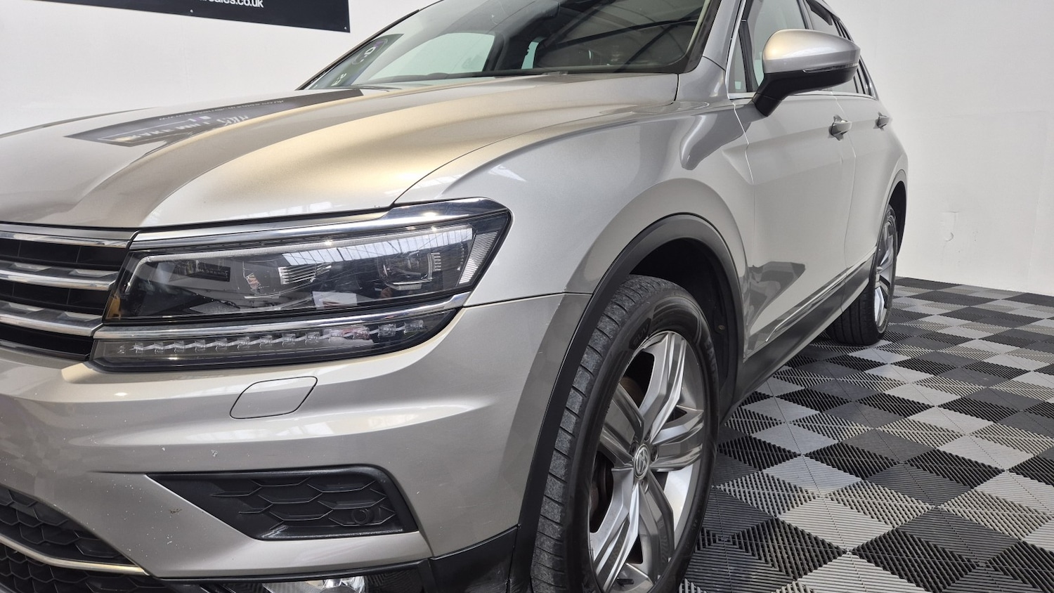 Used Volkswagen Tiguan 2017 for sale - 77735680: Photo 4