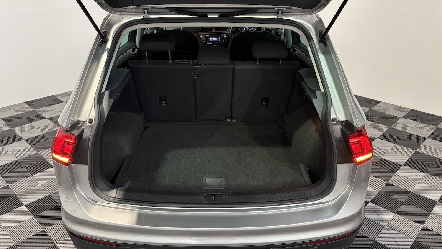 Used Volkswagen Tiguan 2016 for sale - 76517828: Photo 12