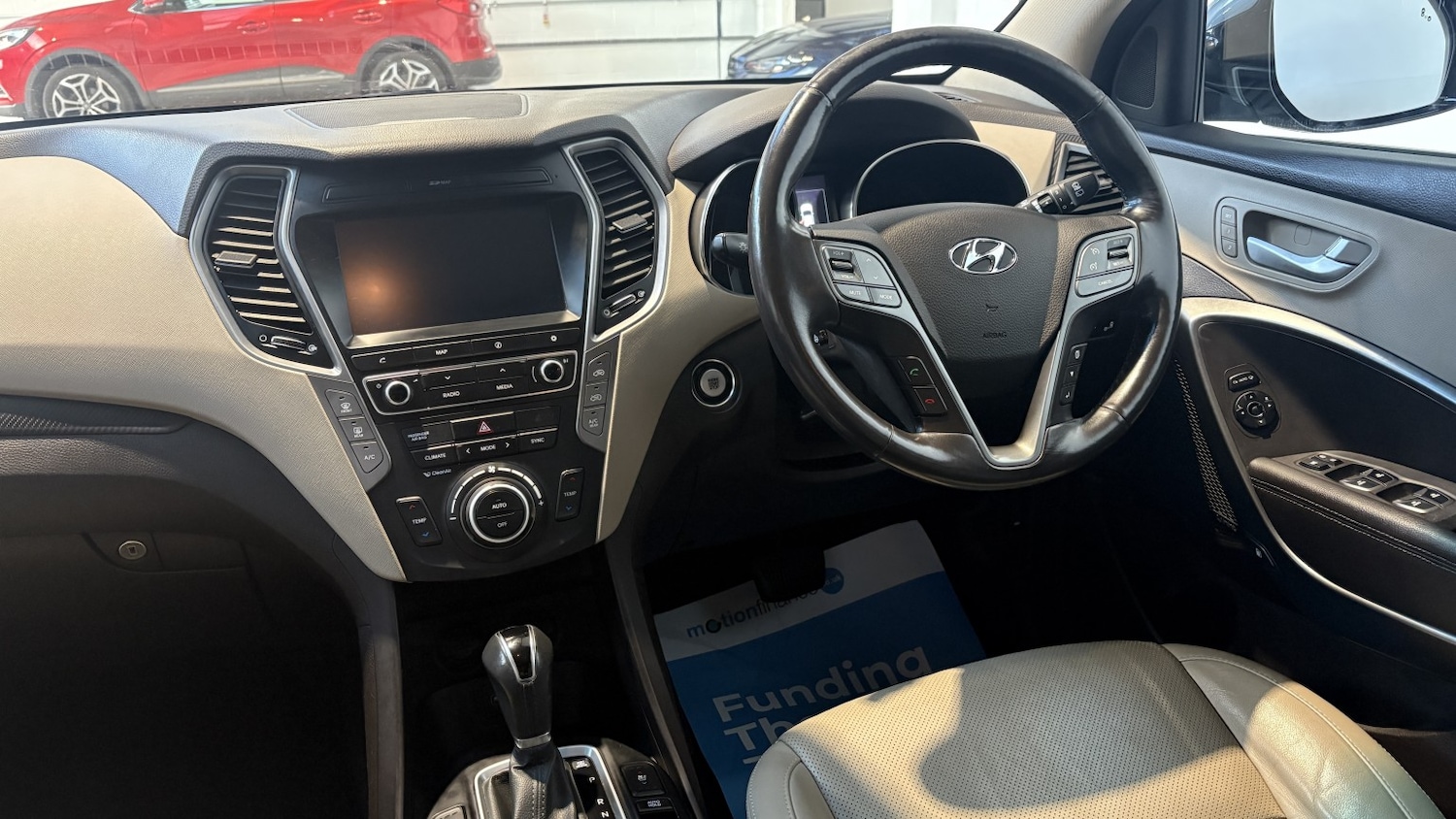 Used Hyundai Santa Fe 2016 for sale - 76536852: Photo 10