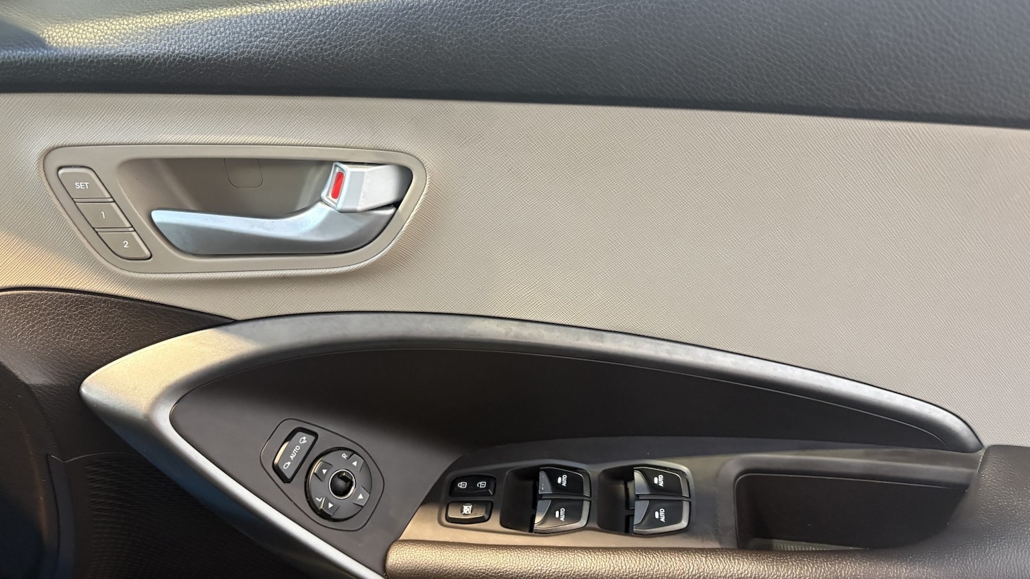 Used Hyundai Santa Fe 2016 for sale - 76536852: Photo 20