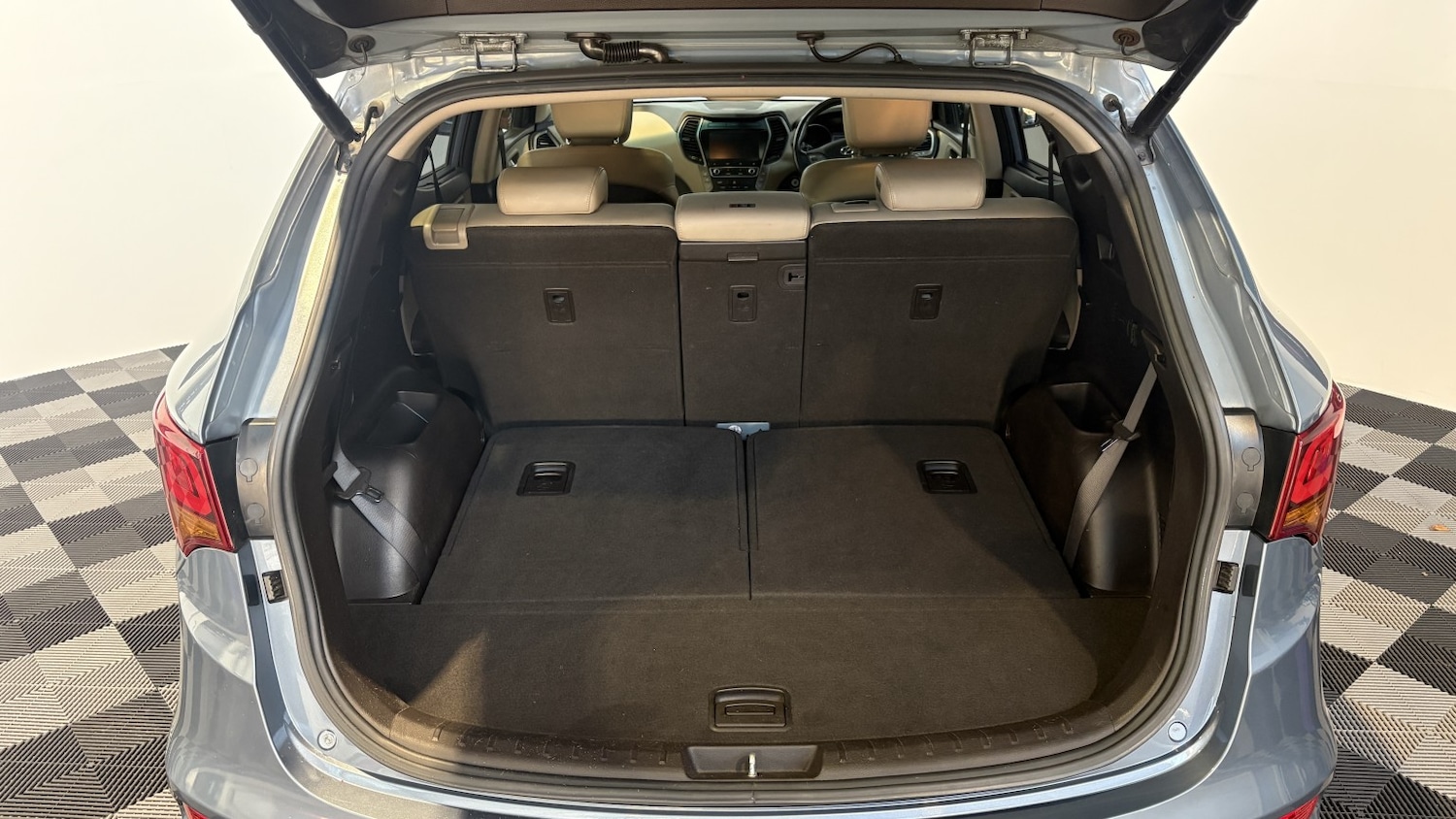 Used Hyundai Santa Fe 2016 for sale - 76536852: Photo 25