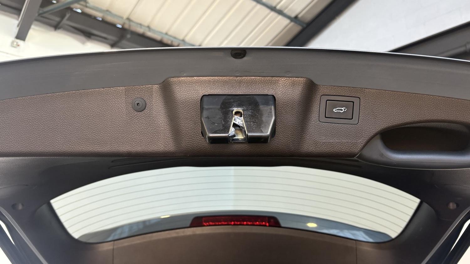 Used Hyundai Santa Fe 2016 for sale - 76536852: Photo 26