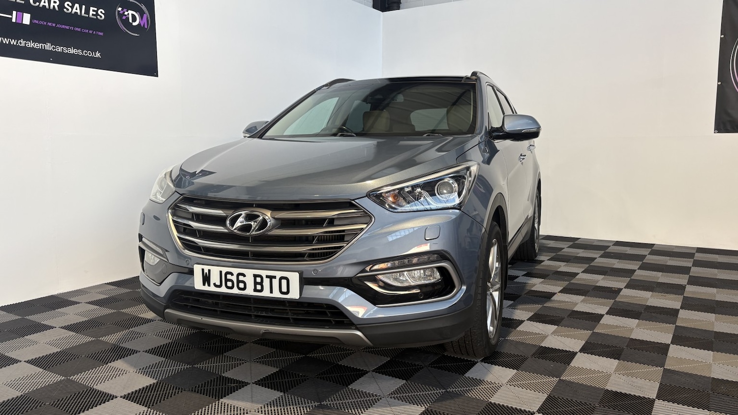 Used Hyundai Santa Fe 2016 for sale - 76536852: Photo 3