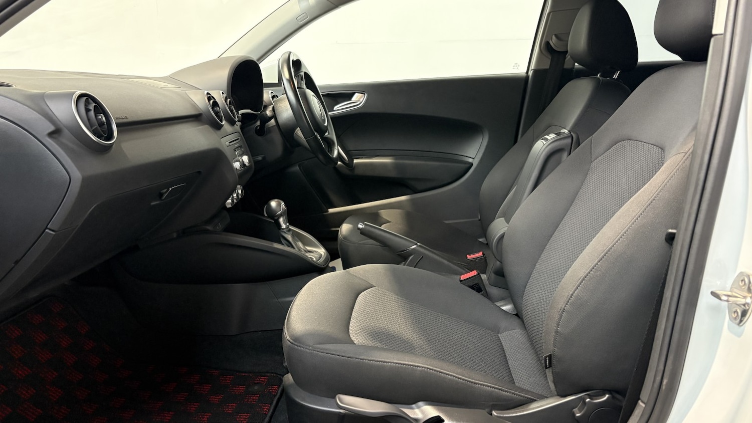 Used Audi A1 2015 for sale - 77107662: Photo 10