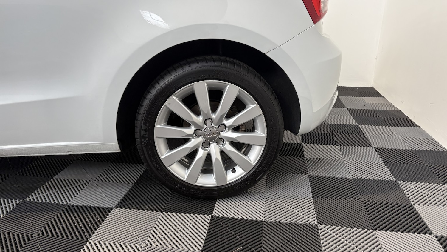 Used Audi A1 2015 for sale - 77107662: Photo 11