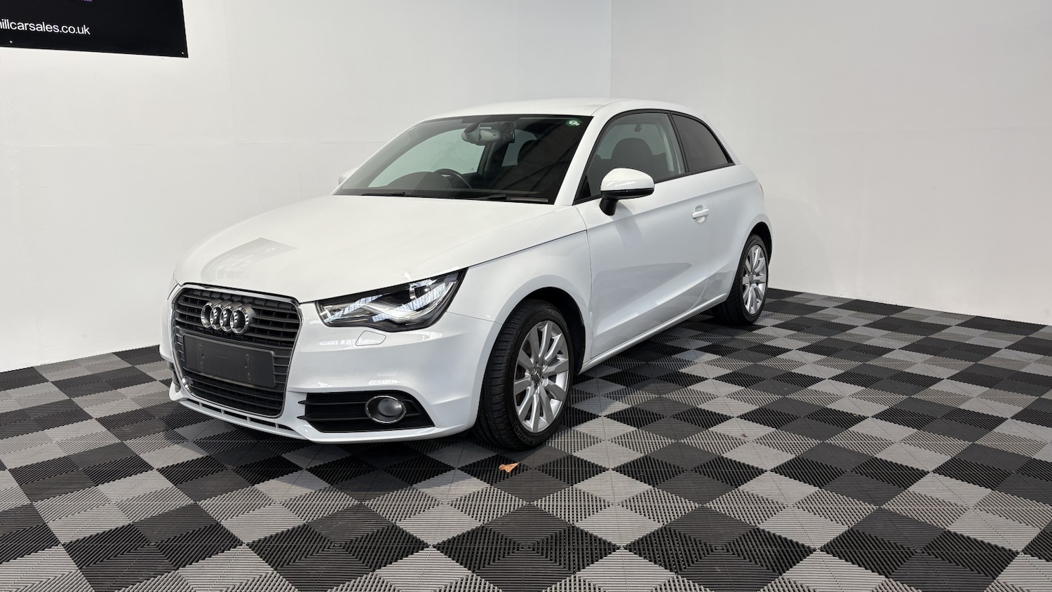 Used Audi A1 2015 for sale - 77107662: Photo 2