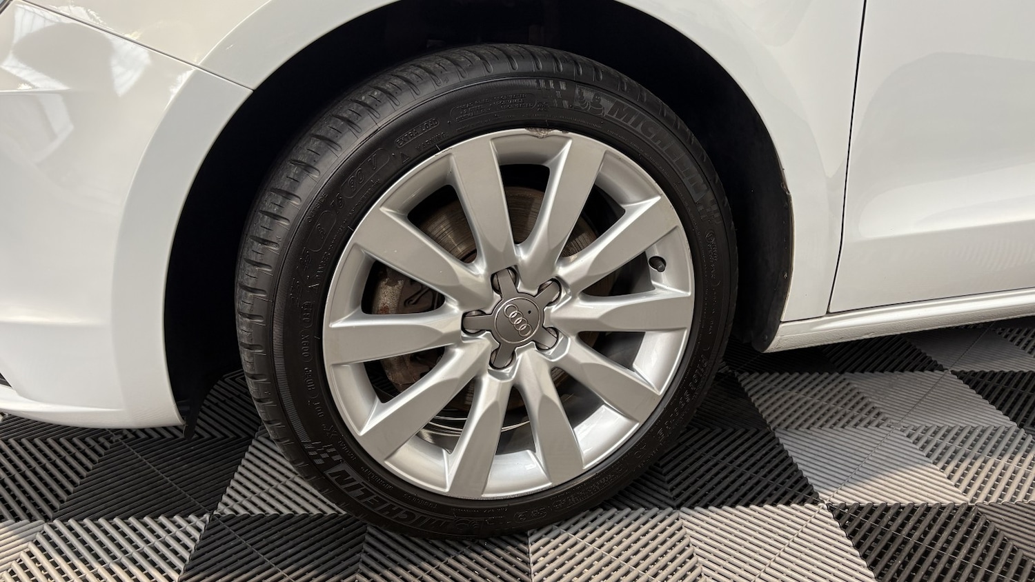 Used Audi A1 2015 for sale - 77107662: Photo 4