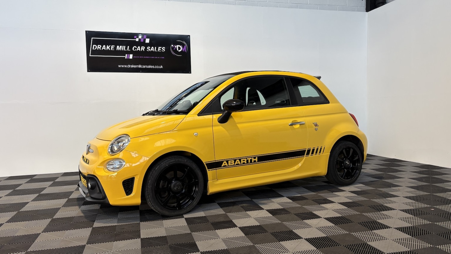 Used Abarth 595 2017 for sale - 76741247: Photo 2