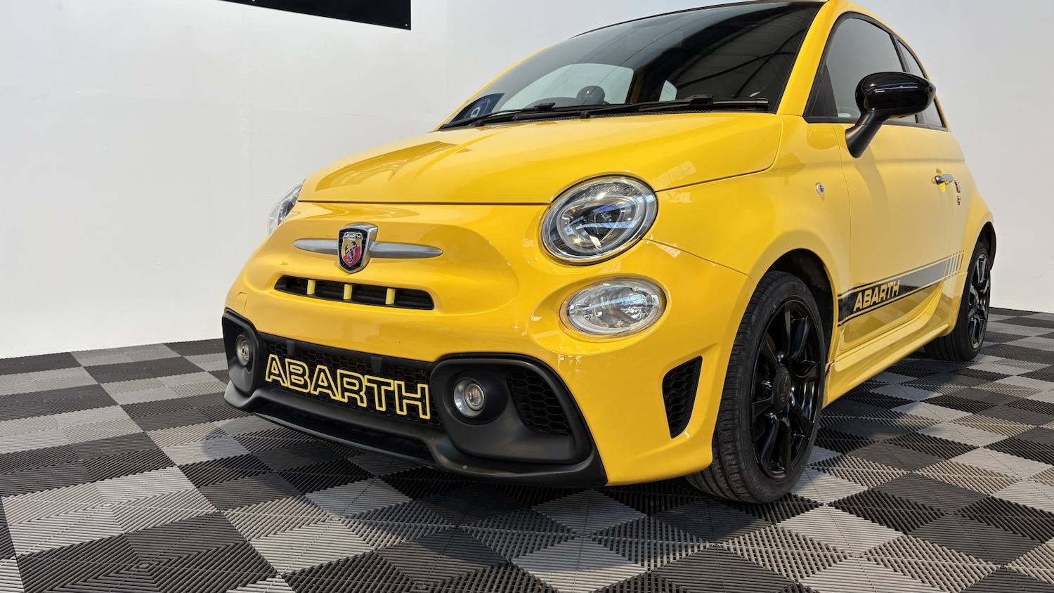 Used Abarth 595 2017 for sale - 76741247: Photo 3