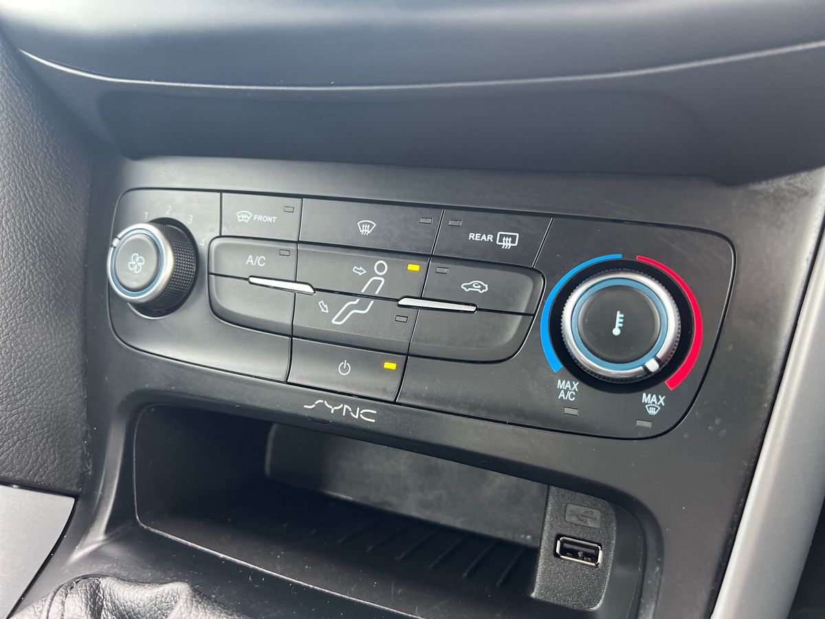 Used Ford Focus 2015 for sale - 76196035: Photo 16