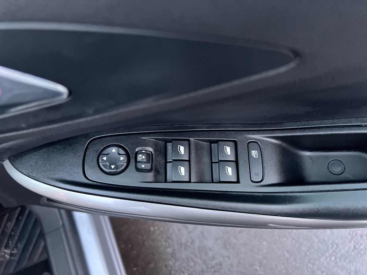 Used Vauxhall Grandland 2022 for sale - 76888638: Photo 17