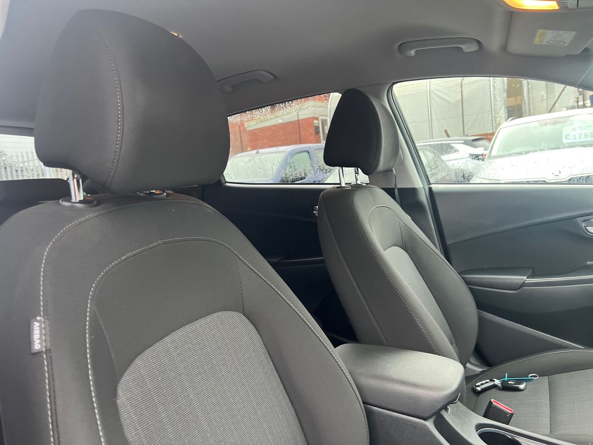 Used Hyundai KONA 2022 for sale - 76901381: Photo 32