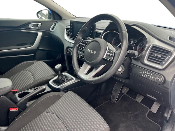 Used Kia XCeed 2023 for sale - 75526652: Photo 3