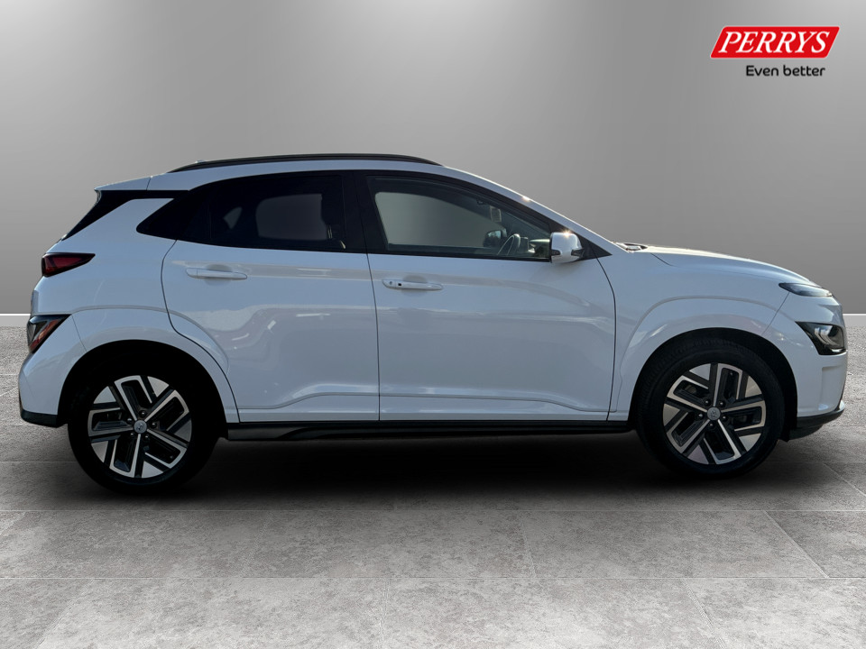 Used Hyundai KONA 2023 for sale - 77932047: Photo 3