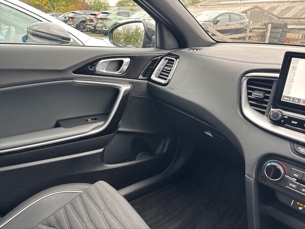 Used Kia XCeed 2025 for sale - 76311046: Photo 25