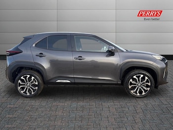 Used Toyota Yaris Cross 2022 for sale - 77164881: Photo