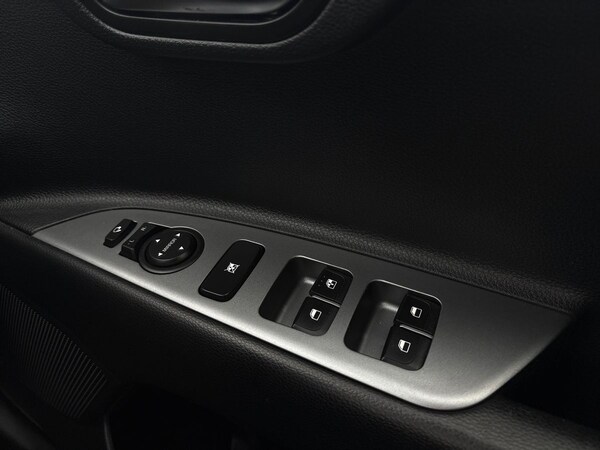 Used Kia Stonic 2024 for sale - 76142269: Photo 21