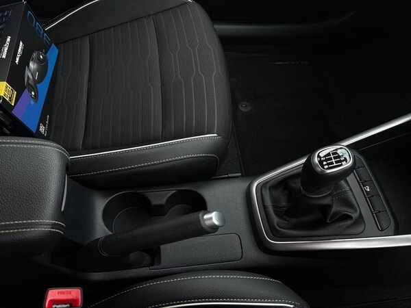 Used Kia Stonic 2024 for sale - 76142269: Photo 36