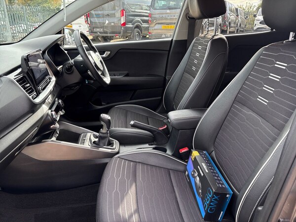 Used Kia Stonic 2024 for sale - 76142269: Photo 39