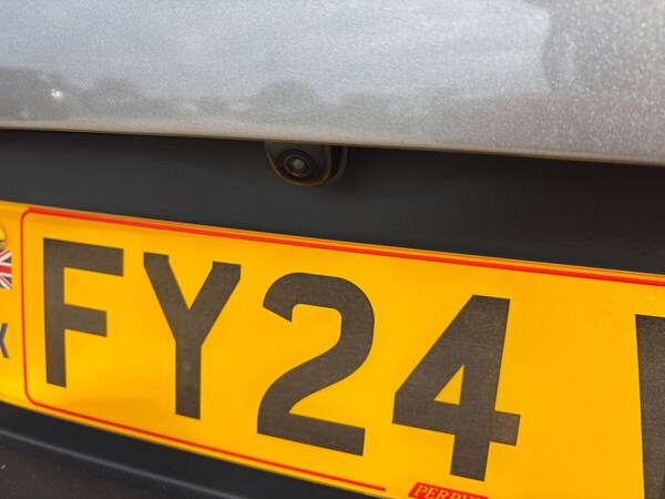 Used Kia Stonic 2024 for sale - 76142269: Photo 42