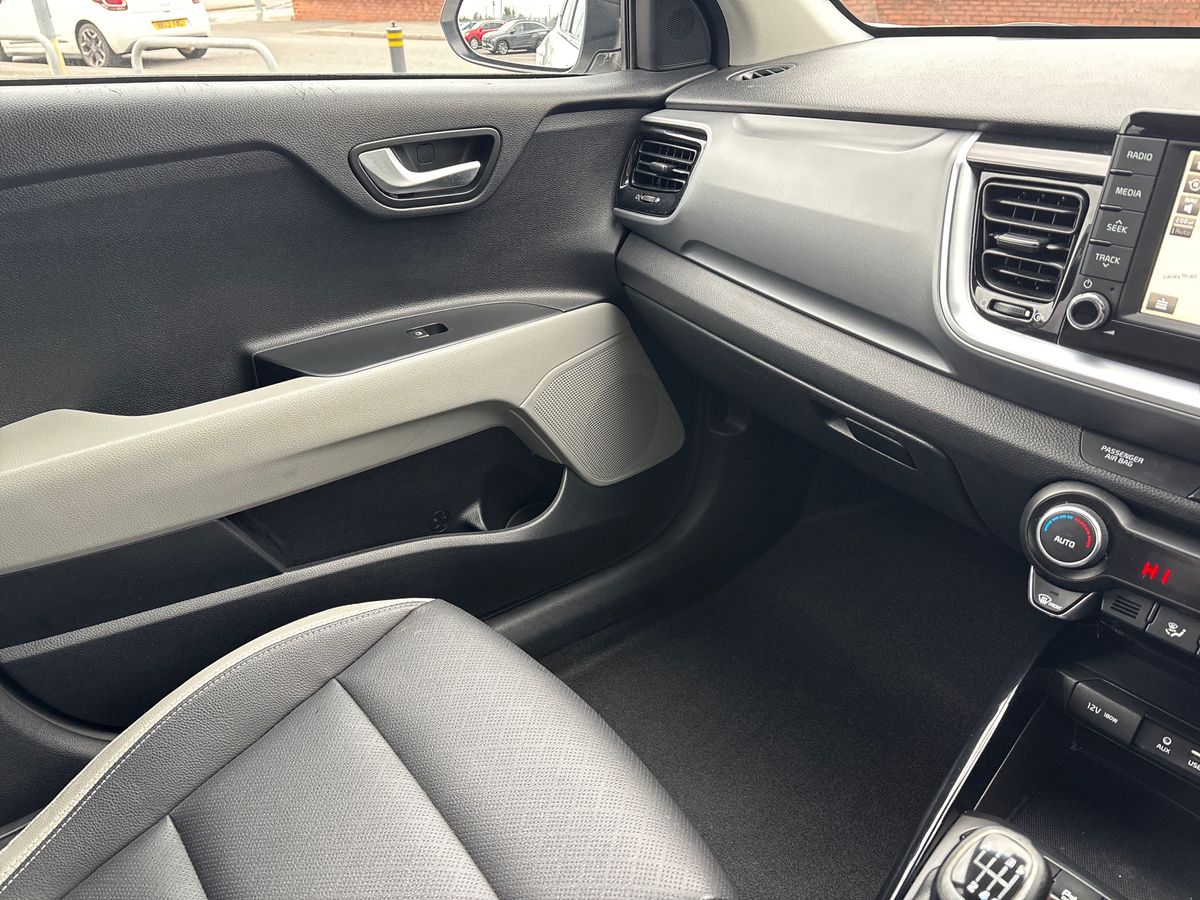 Used Kia Stonic 2019 for sale - 76272516: Photo 29