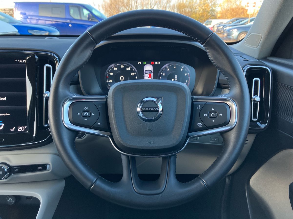 Used Volvo XC40 2021 for sale - 77517024: Photo 37