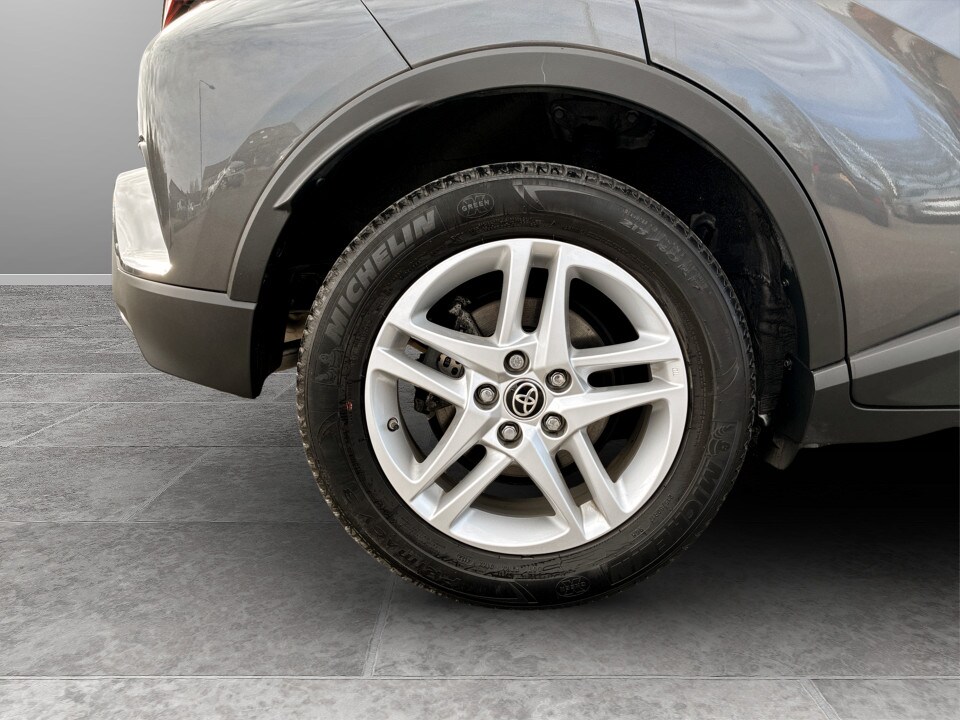 Used Toyota C-HR 2023 for sale - 77743629: Photo 9