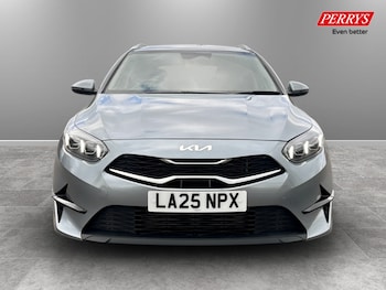 Used Kia Ceed 2025 for sale - 77896500: Photo