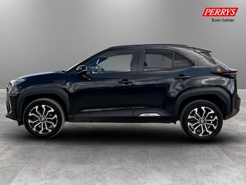 Used Toyota Yaris Cross 2023 for sale - 79365117: Photo