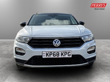 Used Volkswagen T-Roc 2018 for sale - 78105260: Photo