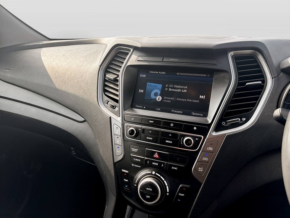 Used Hyundai Santa Fe 2018 for sale - 77980320: Photo 16