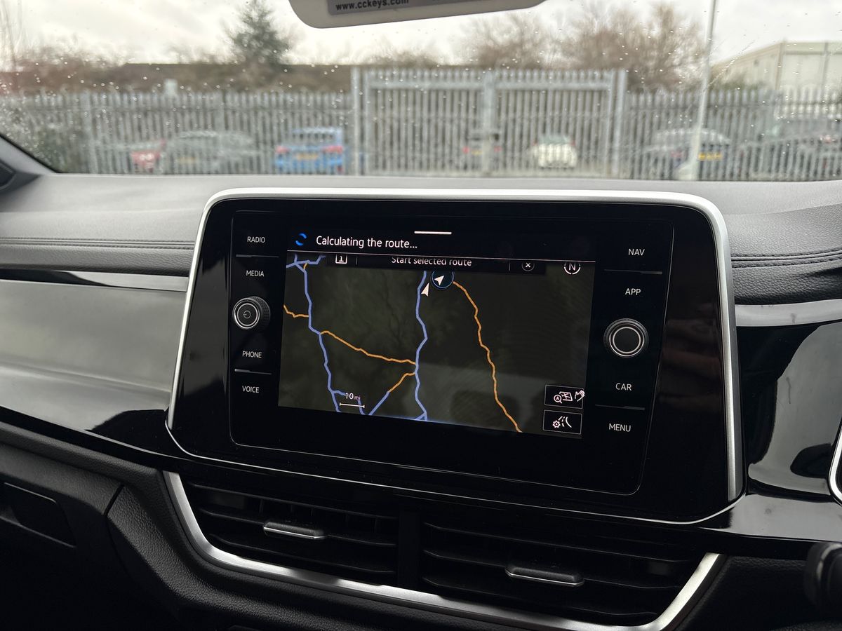 Used Volkswagen T-Roc 2023 for sale - 77311060: Photo 11