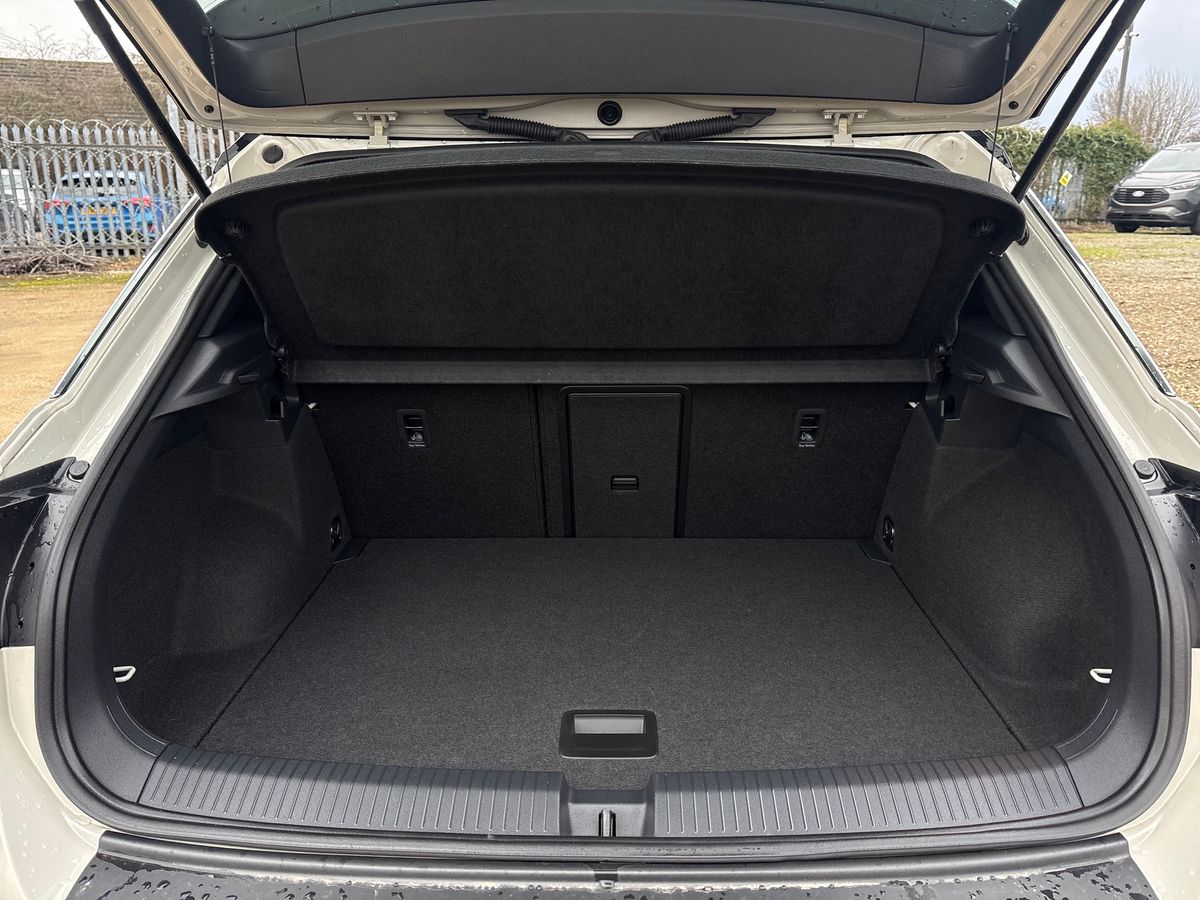 Used Volkswagen T-Roc 2023 for sale - 77311060: Photo 19