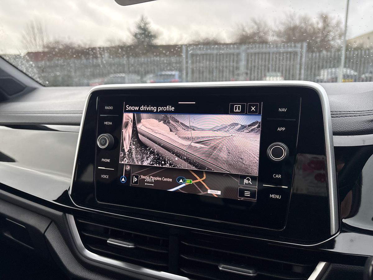 Used Volkswagen T-Roc 2023 for sale - 77311060: Photo 35