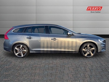 Used Volvo V60 2015 for sale - 77271756: Photo