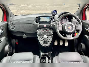 Used Abarth 695 2022 for sale - 79296757: Photo