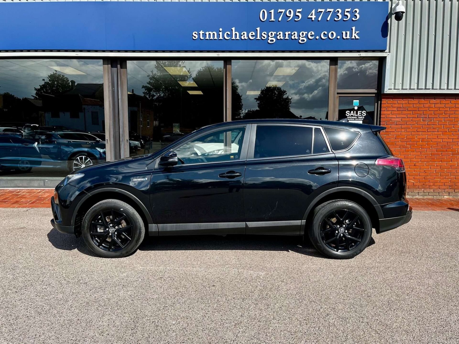 Used Toyota RAV4 2018 for sale - 76905318: Photo 11