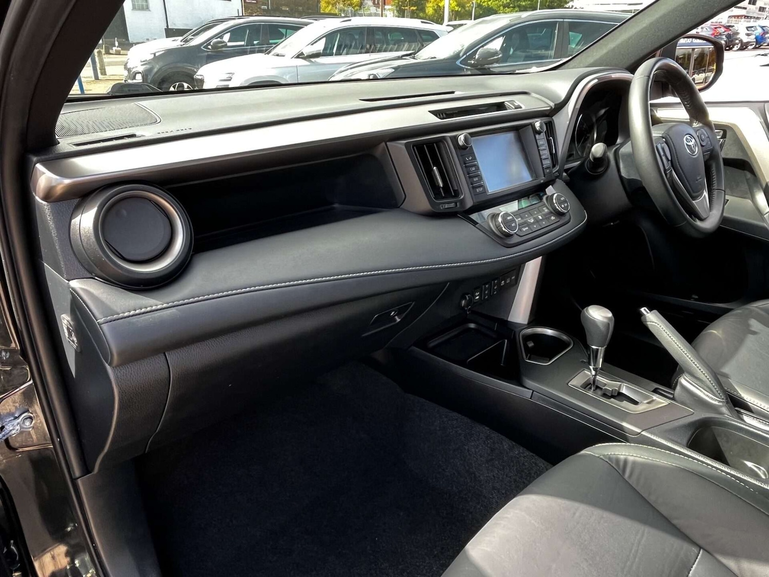 Used Toyota RAV4 2018 for sale - 76905318: Photo 17